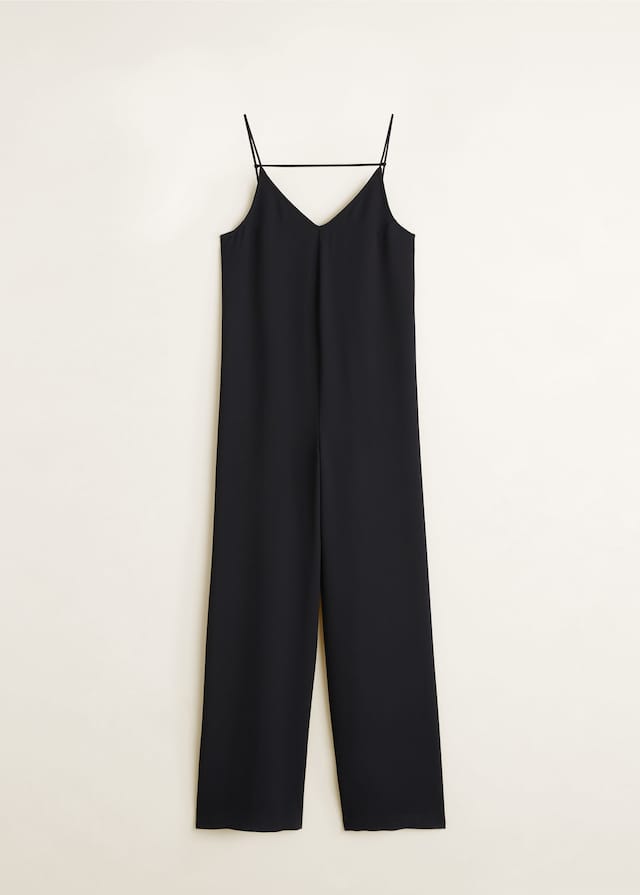 Mango 39,99€ - Mono negro similar al rosa anterior de cuerpo ancho, pero el pantalón parece más receto