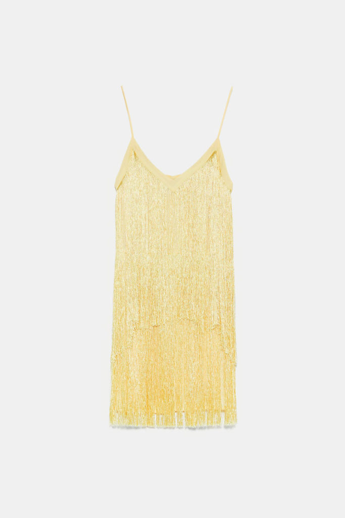 Vestido de tirantes y flecos en amarillo limón de Zara