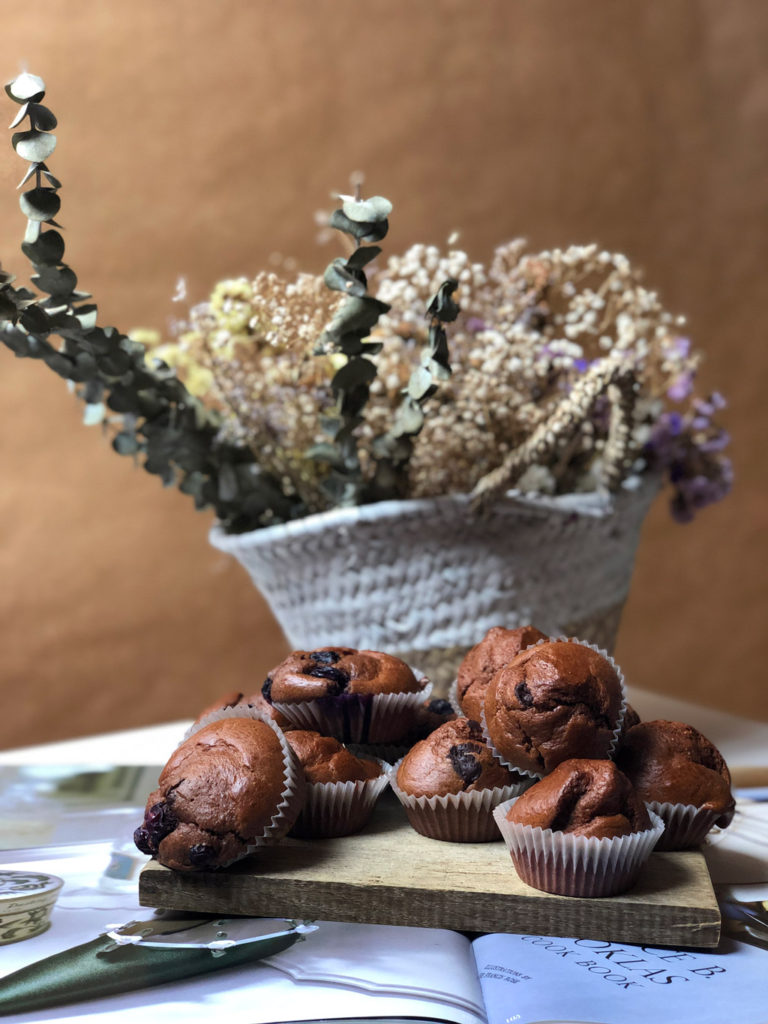 Magdalenas de espelta y cacao