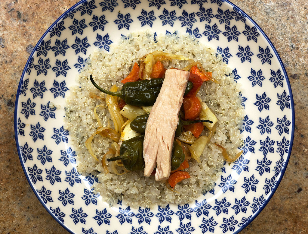 Ensalada de quinoa y pimientos de padrón